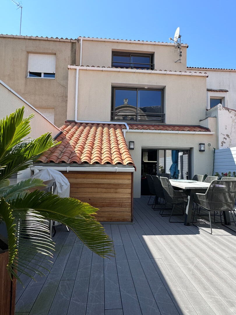 image 
LES SABLES D'OLONNE - 223 m2 + garage + grande terrasse + balcon vue mer