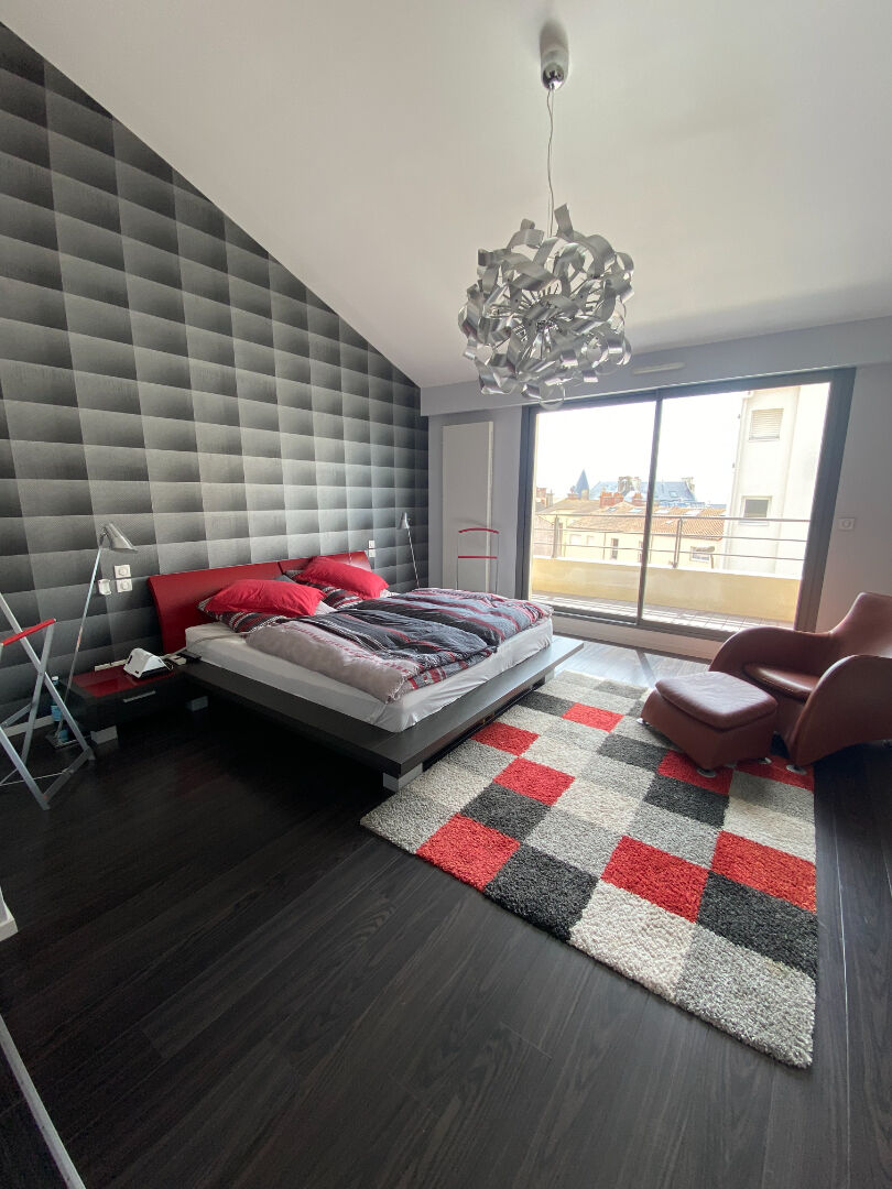 image 
LES SABLES D'OLONNE - 223 m2 + garage + grande terrasse + balcon vue mer