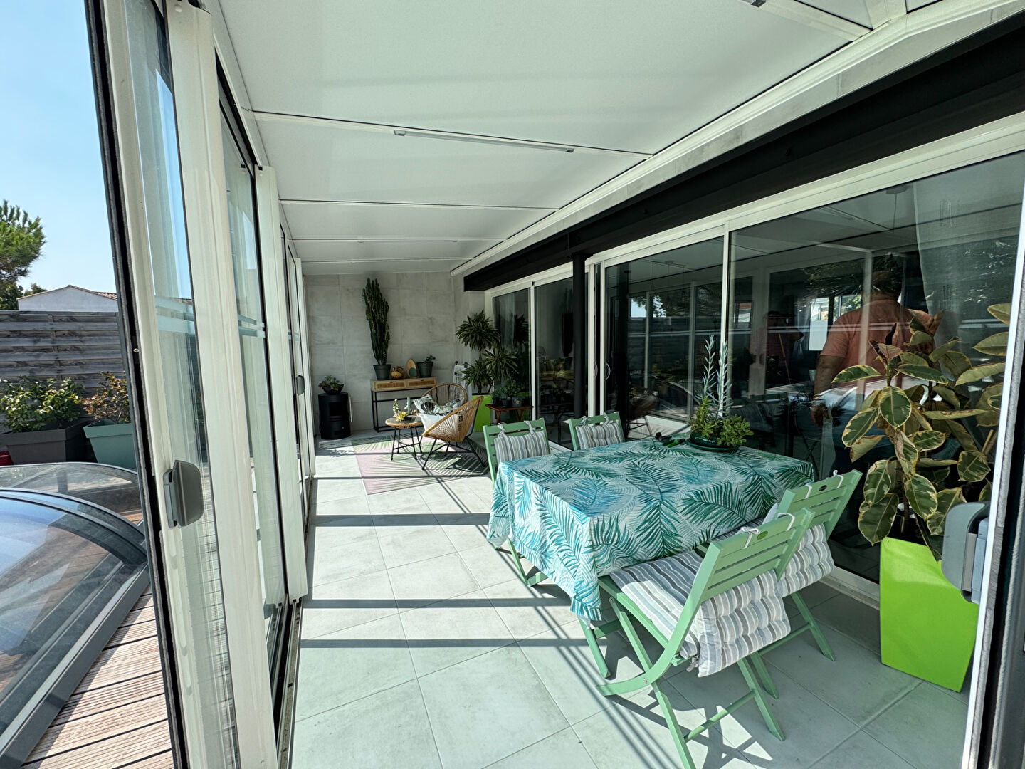 image 
Opportunité rare  villa de 167 m 2 TBE  à  1,2 km de la plage des présidents