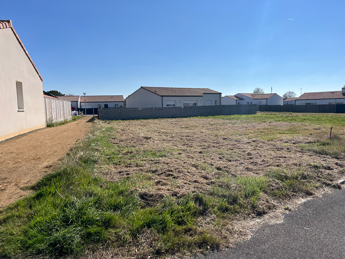 image 
Terrain - Saint Mathurin - 345 m2 - Libre de constructeur