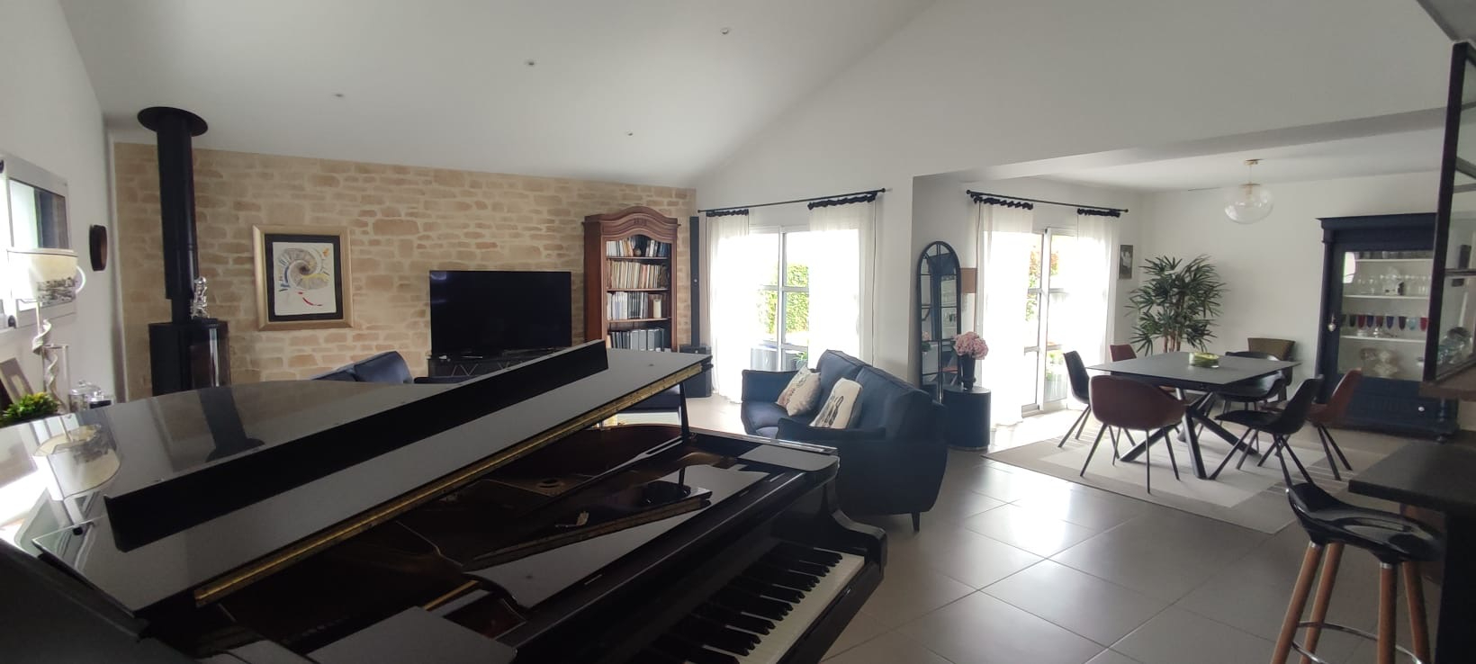 image
SAINT MATHURIN - VILLA PLAIN PIED -155 M² - 4 CHAMBRES - PISCINE