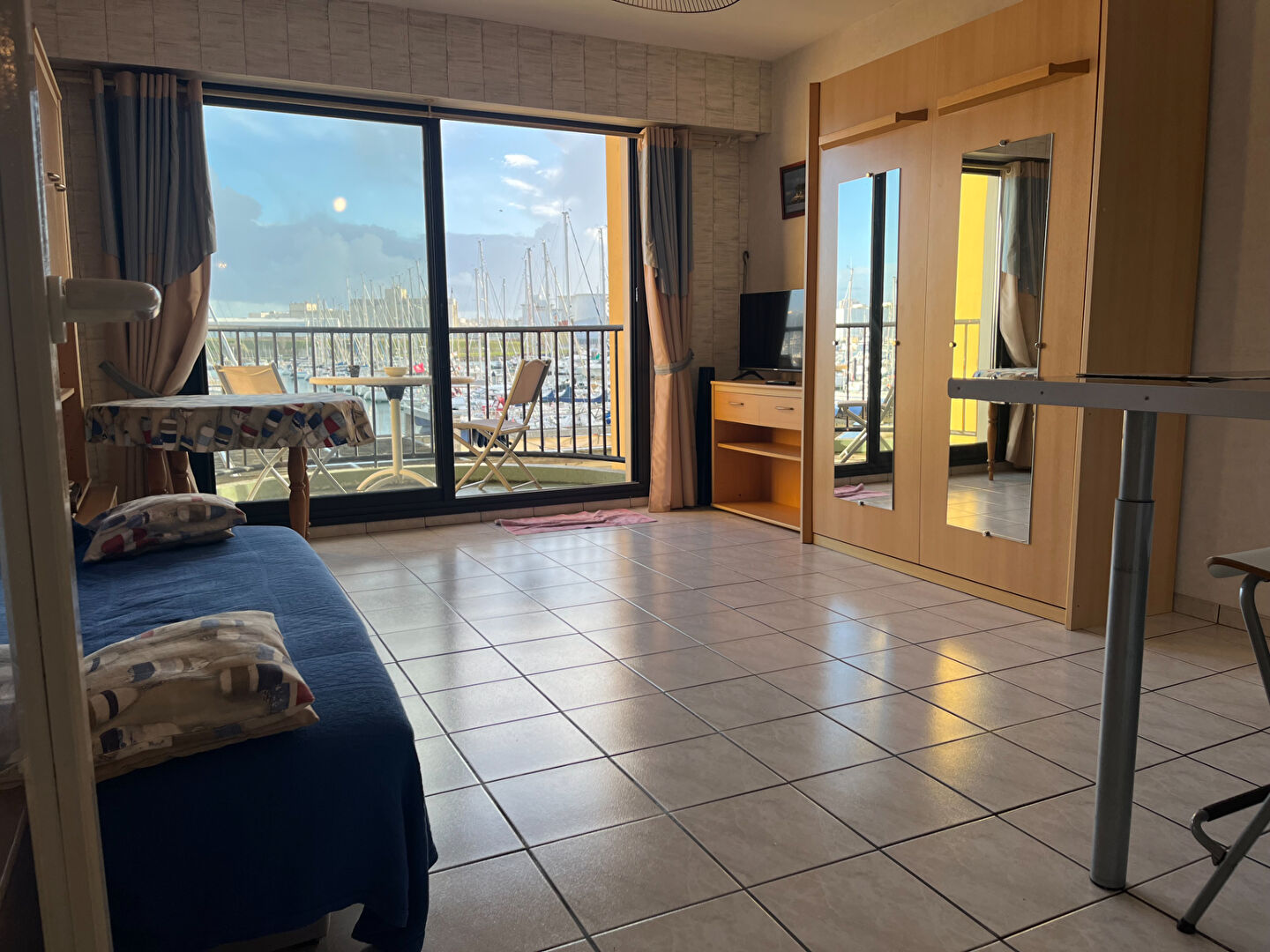 image 
STUDIO  + PARKING - LES SABLES D'OLONNE - PORT OLONA - 30 m2