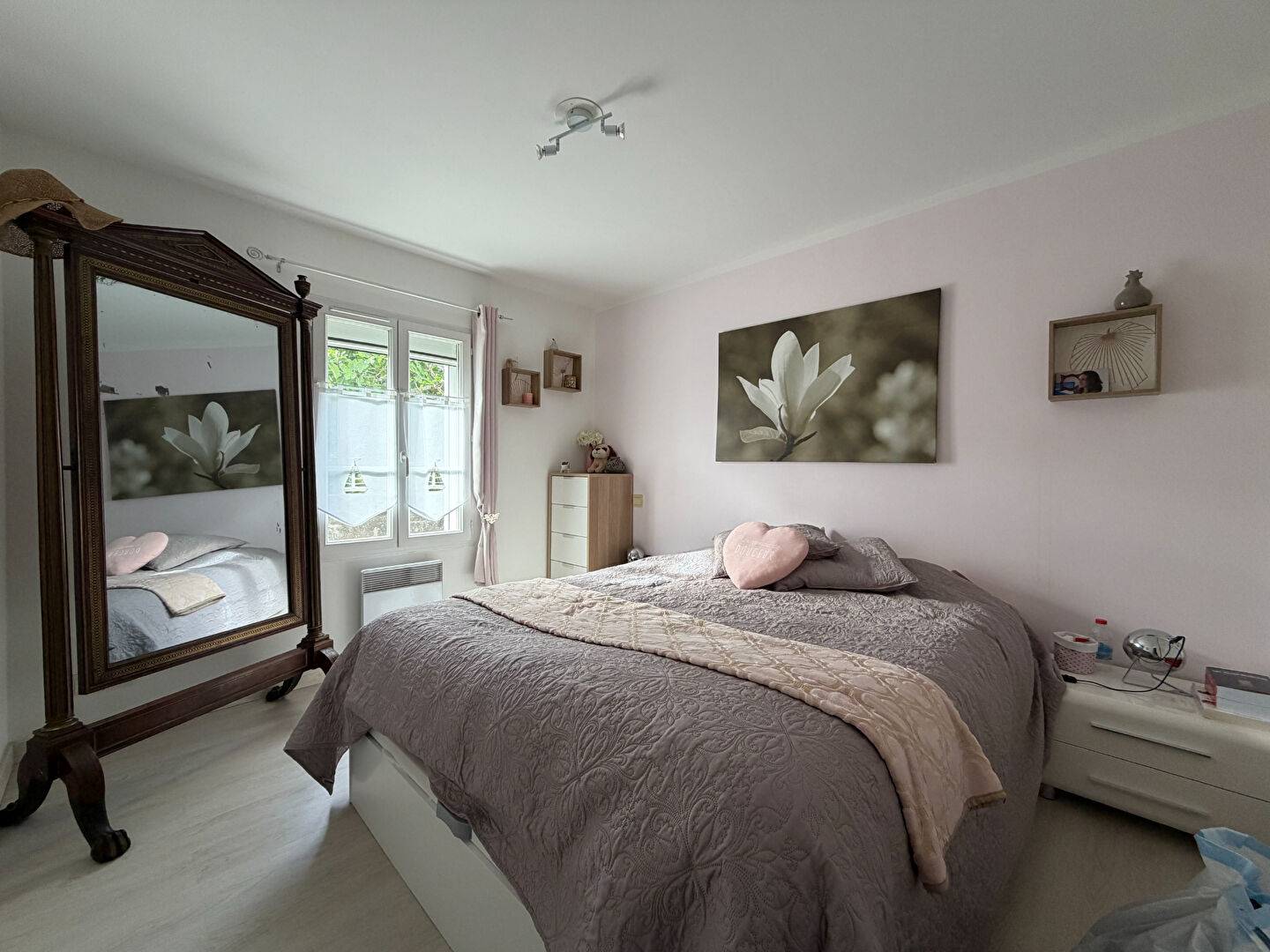 image
LES SABLES D'OLONNE - LA PIRONNIERE - MAISON + STUDIO - 98 m²
