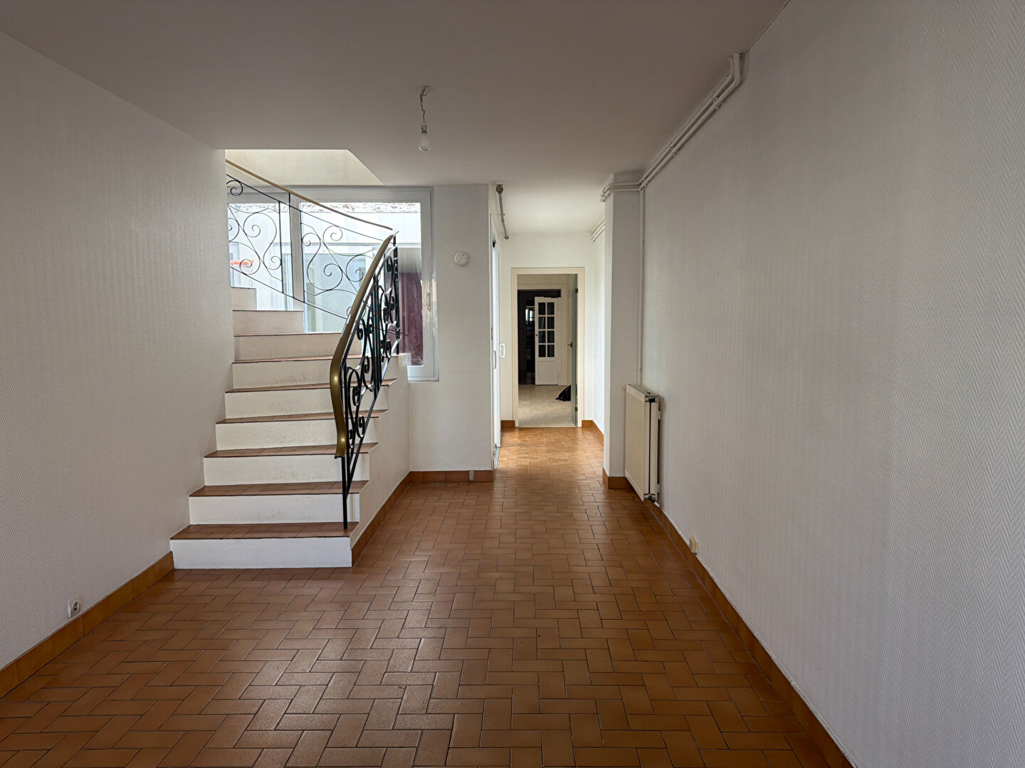 image 
LES SABLES D'OLONNE - CENTRE VILLE  - MAISON 4 CHAMBRES - 168 m2 - EXTERIEUR ET GARAGES