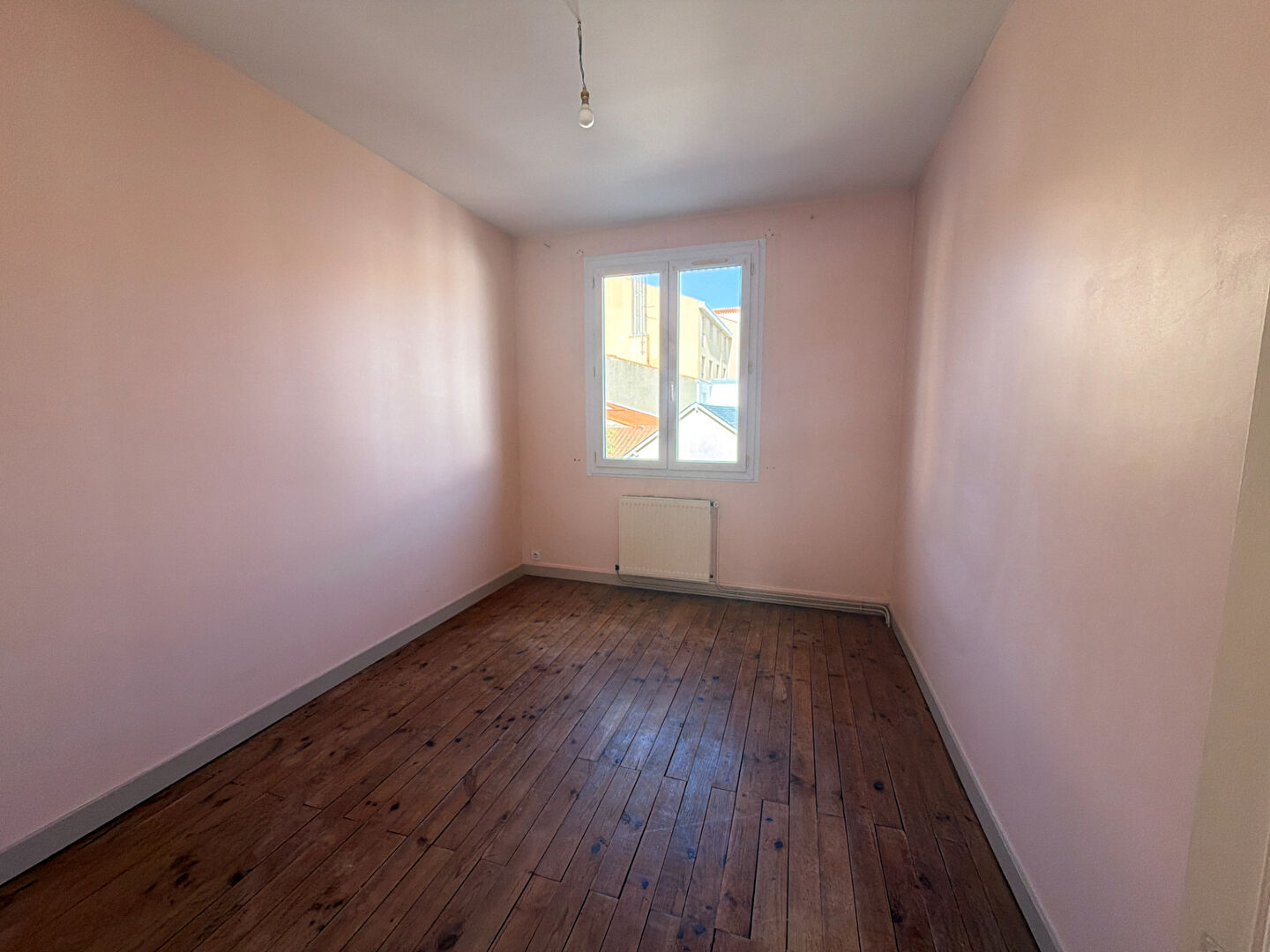 image 
LES SABLES D'OLONNE - CENTRE VILLE  - MAISON 4 CHAMBRES - 168 m2 - EXTERIEUR ET GARAGES