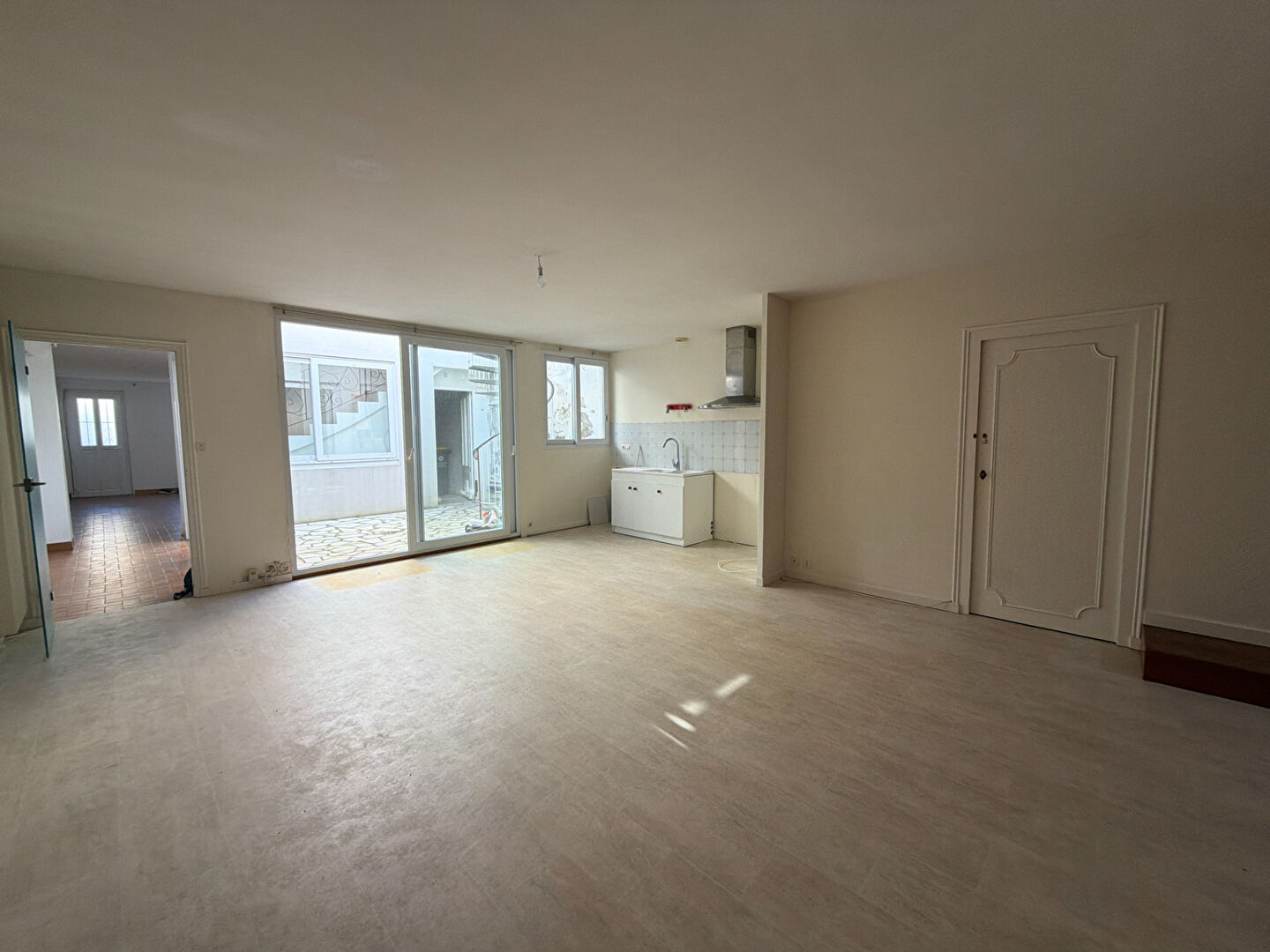 image
LES SABLES D'OLONNE - CENTRE VILLE - MAISON 168 M² - 4 CHAMBRES - 2 GARAGES