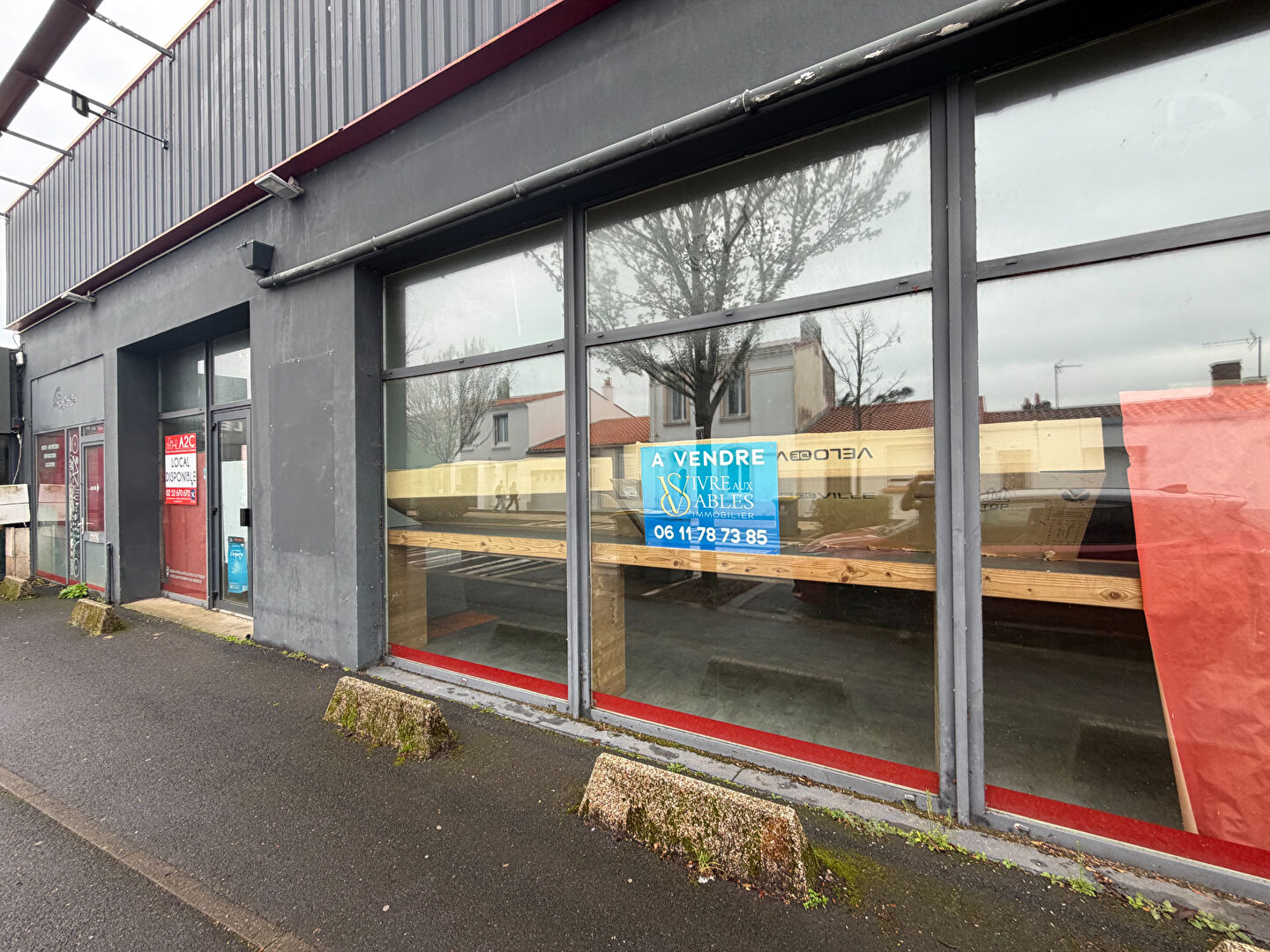 image
LES SABLES D'OLONNE - LOCAL COMMERCIAL - 270 M² - LIBRE
