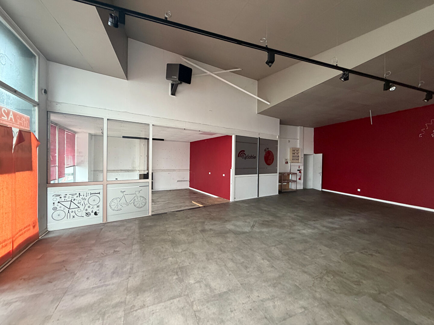 image
LES SABLES D'OLONNE - LOCAL COMMERCIAL - 270 M² - LIBRE