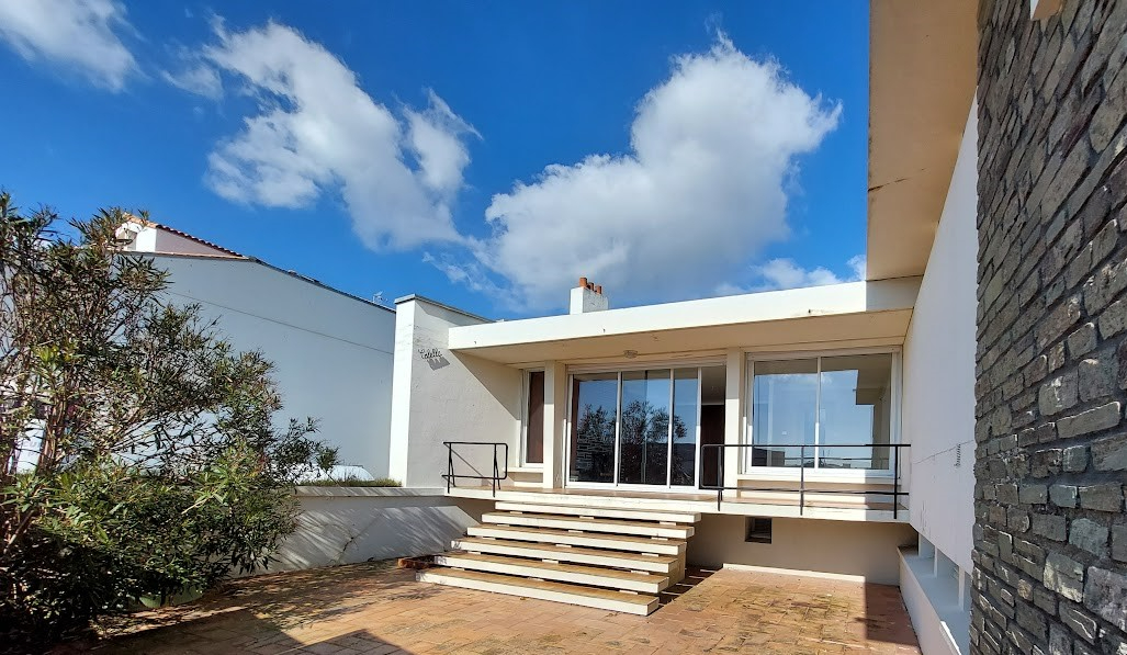 Maison de ville - gare et port de St-Gilles-Croix-de-Vie 5 pièce(s) 153 m²