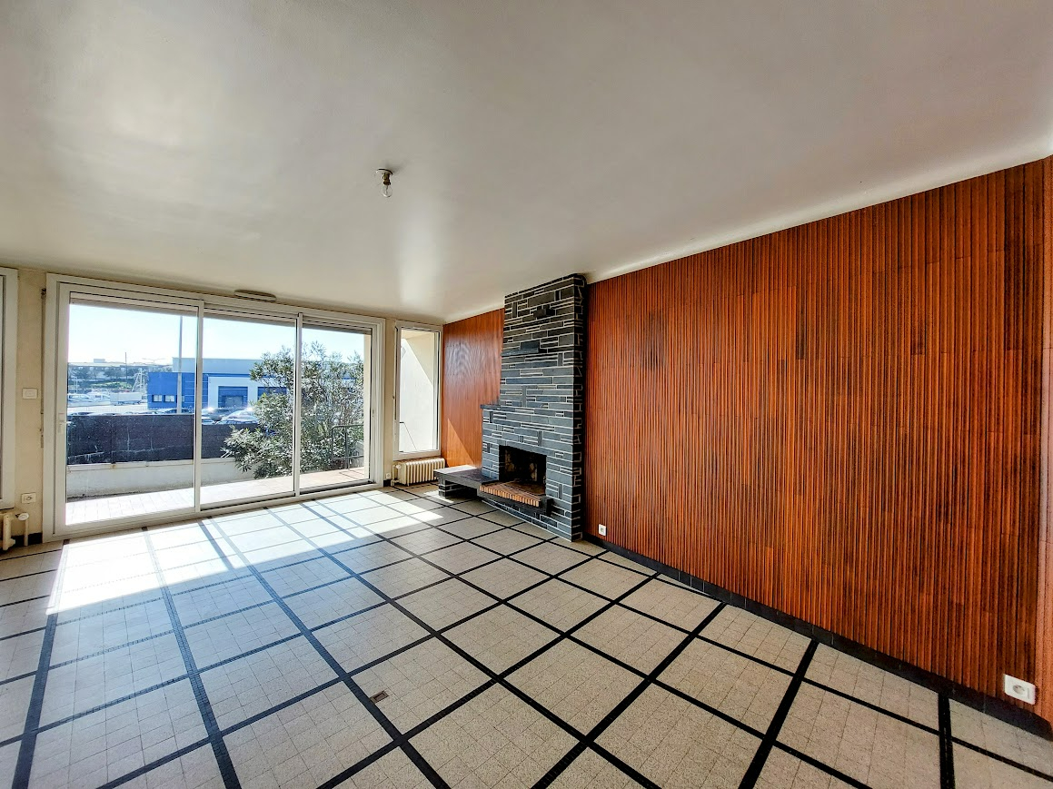 Photo Maison de ville - gare et port de St-Gilles-Croix-de-Vie 5 pièce(s) 153 m² image 2/6