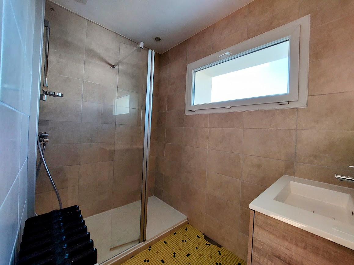 Photo Maison de ville - gare et port de St-Gilles-Croix-de-Vie 5 pièce(s) 153 m² image 5/6