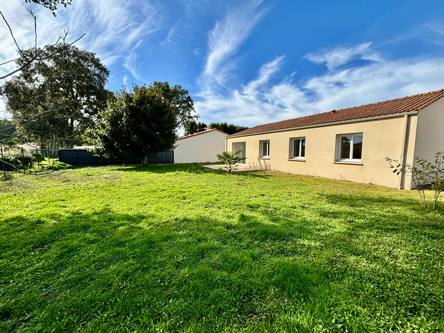 Maison familiale de 105 m² sur terrain clos de 719 m²