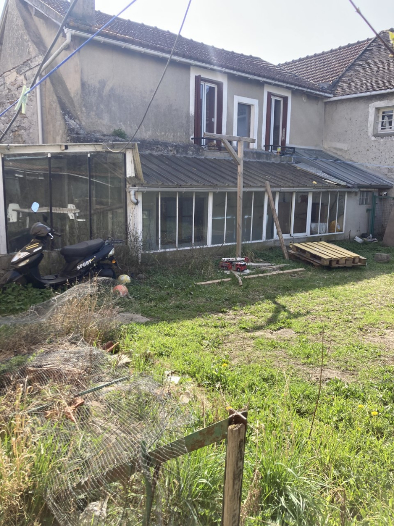 Photo Immeuble Longjumeau 5  studios 132 m2 image 3/6