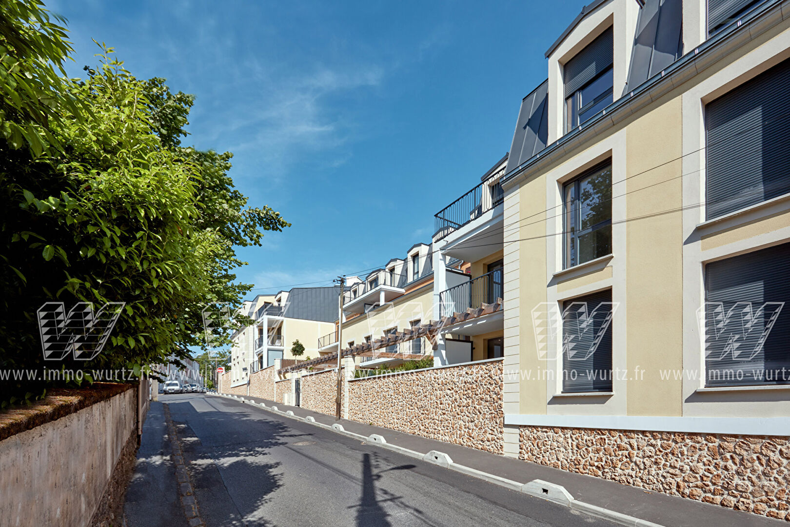 F3  63 m2  avec balcon  quartier Chechefeuilles à Savigny sur Orge
