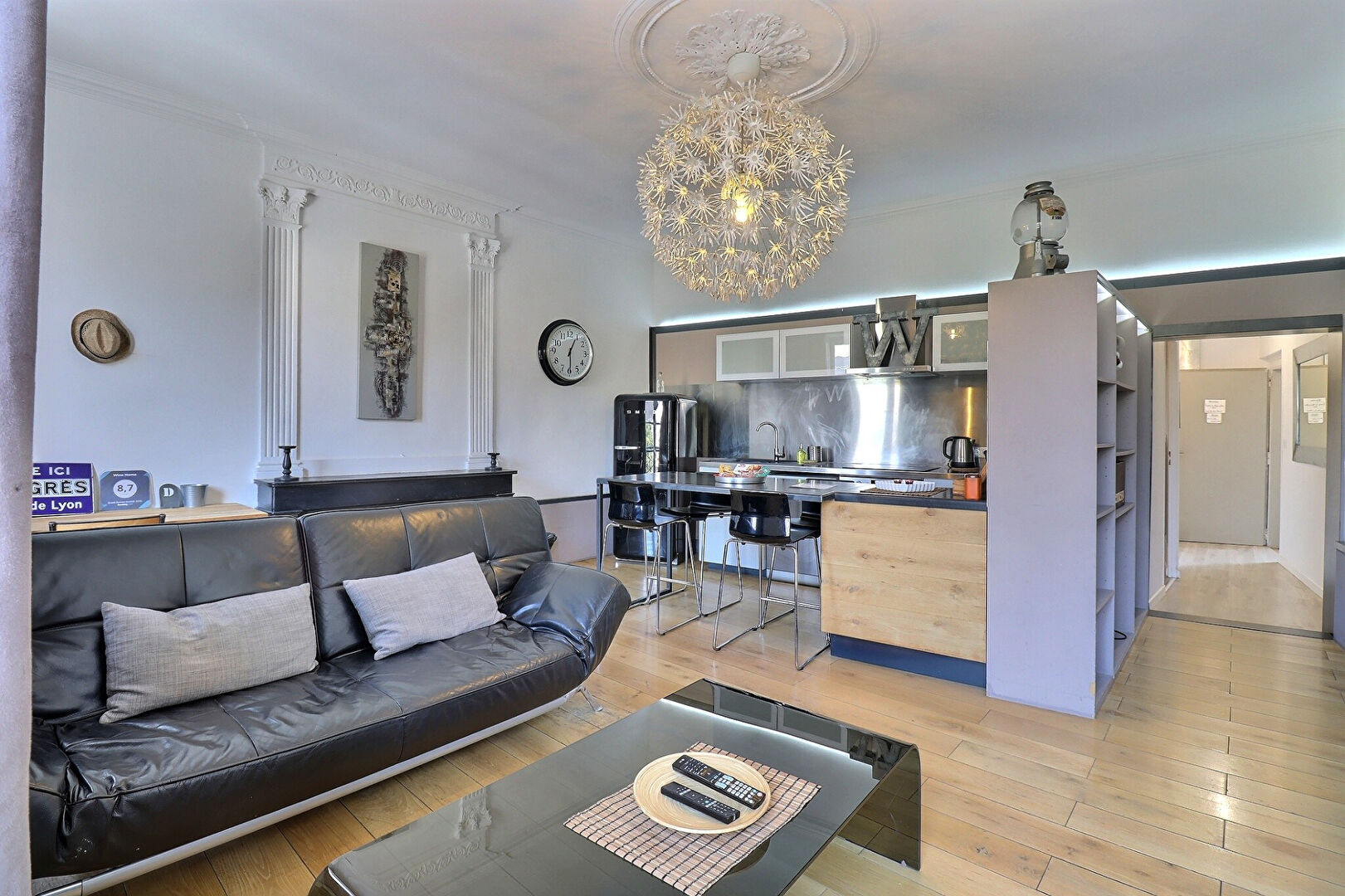 APPARTEMENTS LUMINEUX TRAVERSANTS T2 - T3 BALCONS  CENTRE HISTORIQUE DE CHAMBÉRY
