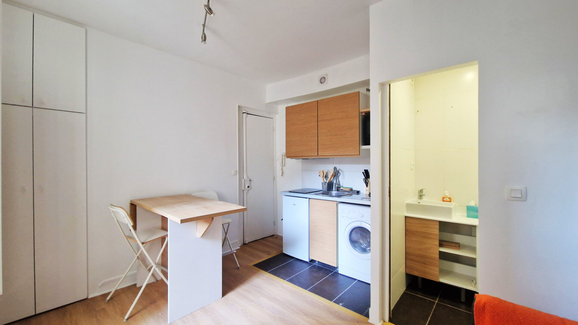 Paris XVème : studio de 14.43 m2