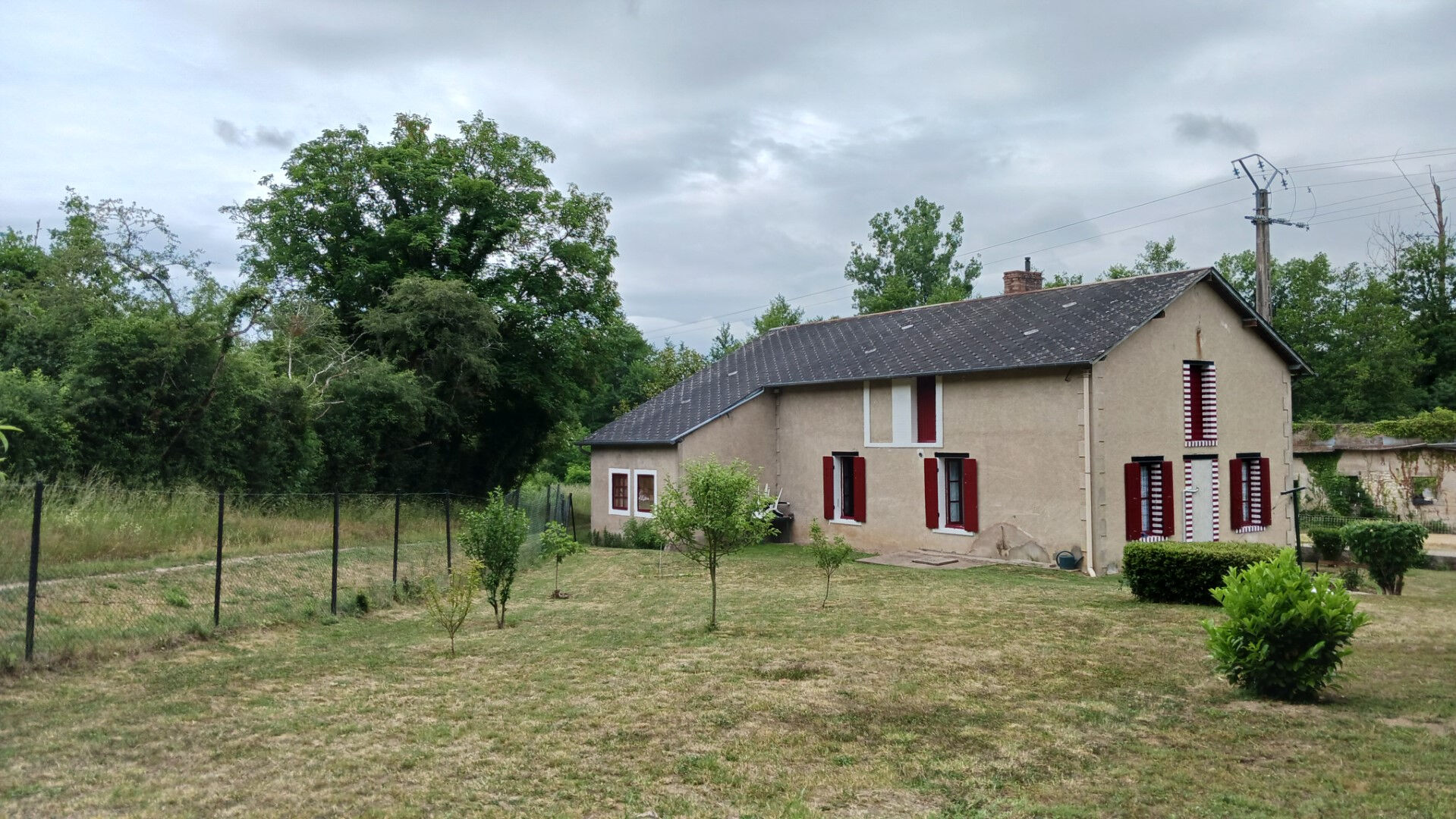 EN VENTE : 2 H PARIS -  TORTERON - Maison de campagne, 3 chambres, caves, grenier et terrain