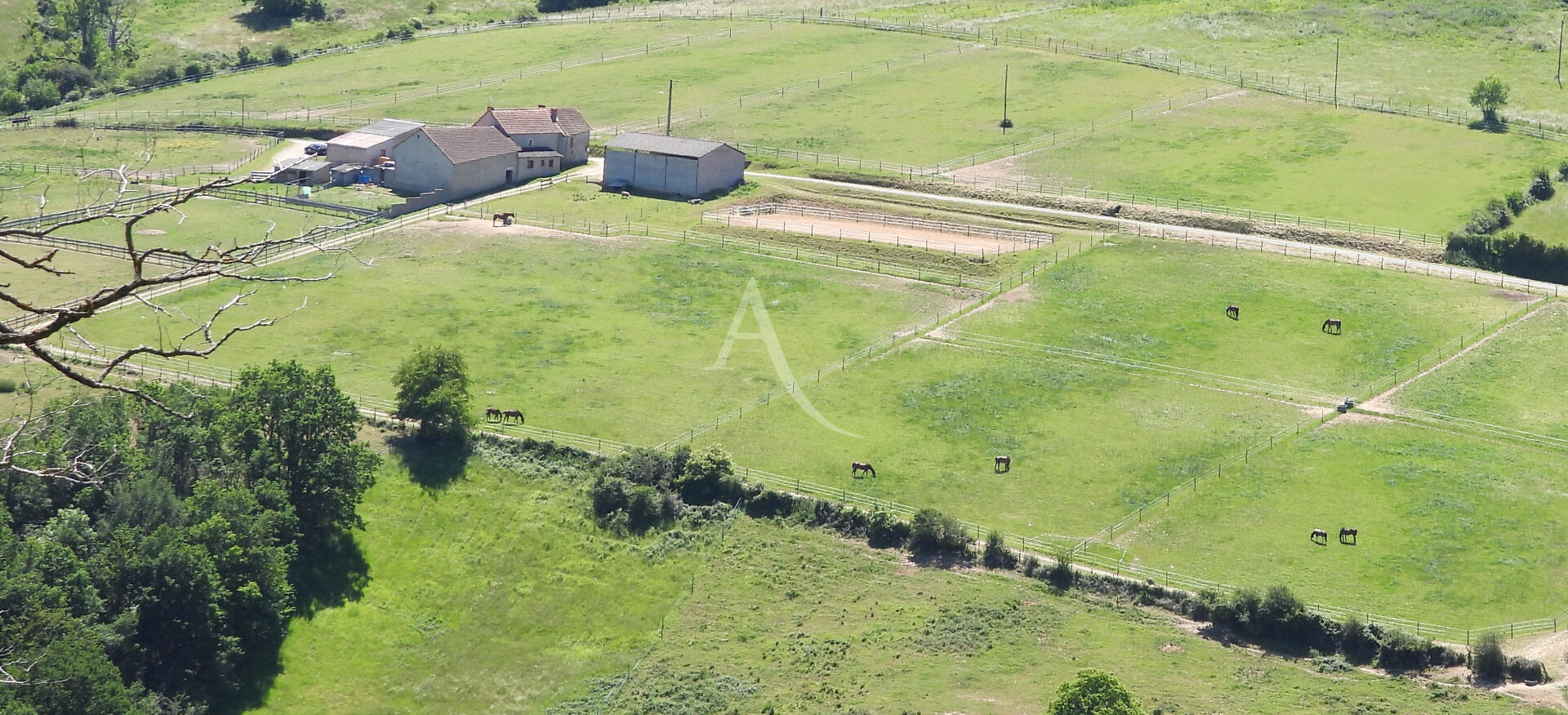 EN VENTE -ST GAL / SIOULE PROPRIETE sur 15 HECTARES