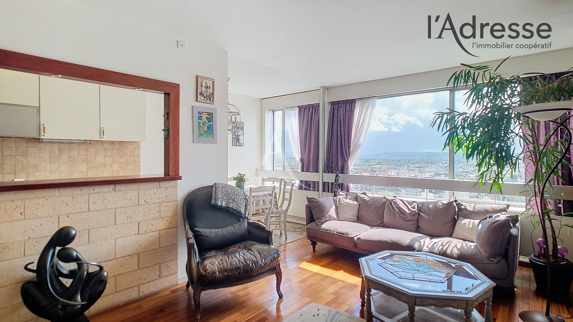 Photo PUTEAUX/ DEFENSE appartement 3 pièces de 76 m² sans vis-à-vis avec cave et parking image 1/6