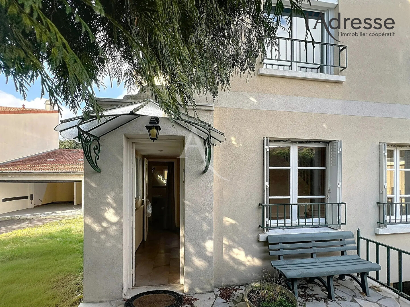 Photo Maison Suresnes - 7 pièce(s) , 5 chambres de 149m² et  299m² de terrain image 2/6