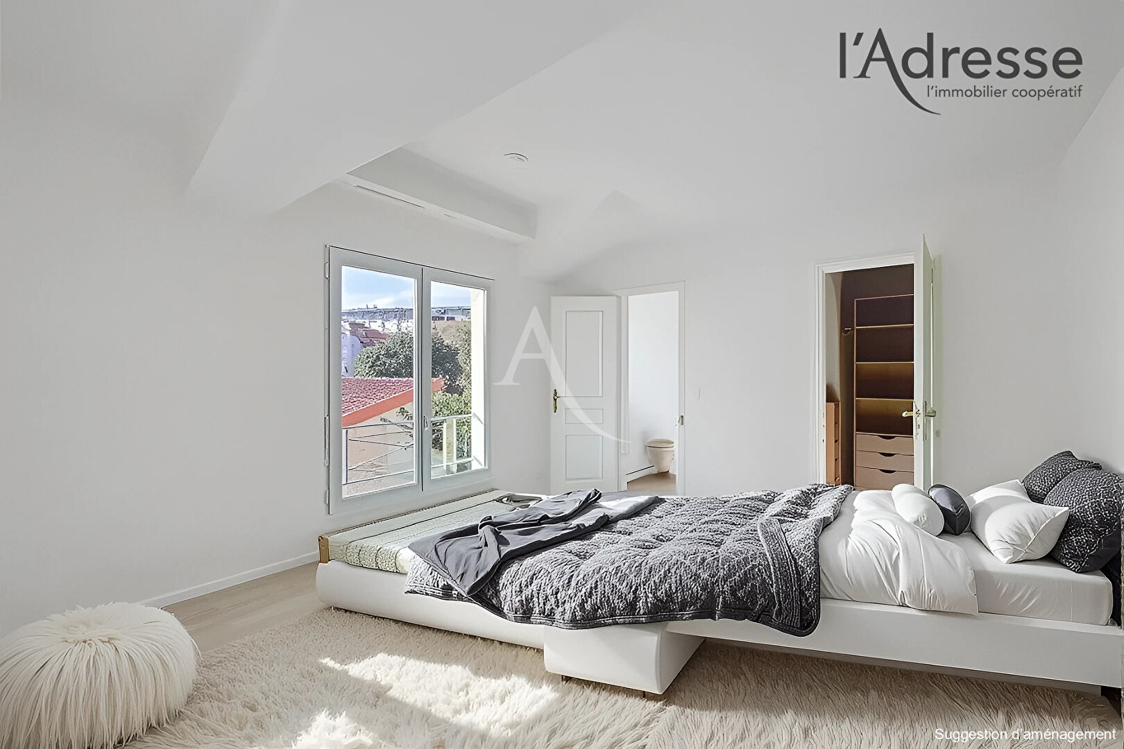 Photo Maison Suresnes - 7 pièce(s) , 5 chambres de 149m² et  299m² de terrain image 6/6