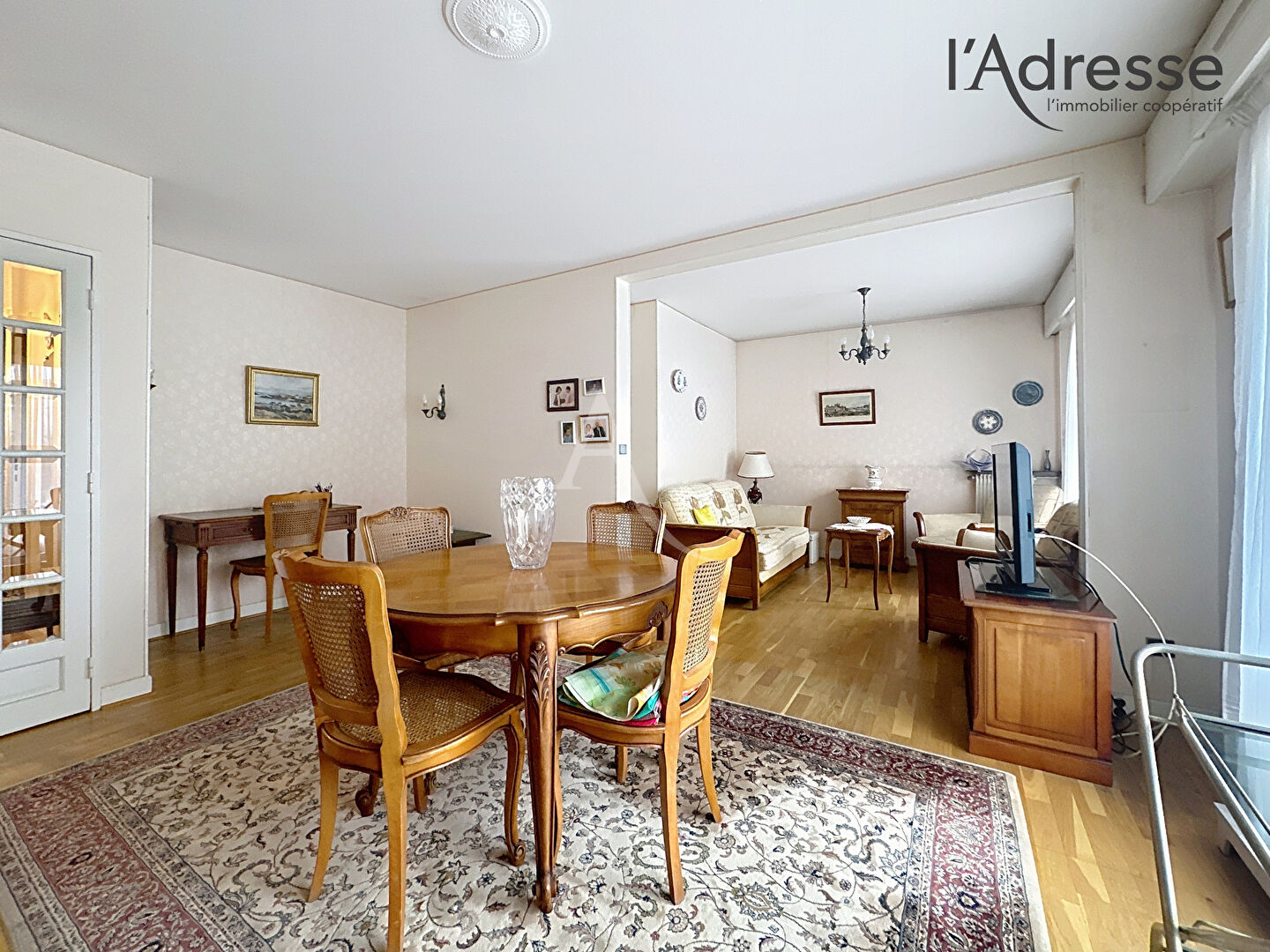 Rueil Malmaison Mont Valerien - Bel appartement de 78m²  avec balcons, cave  et parking