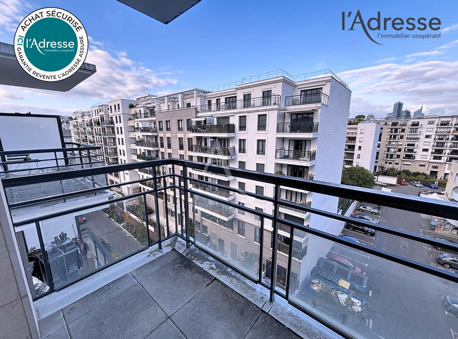 Studio  de 27.31 m² avec balcon - Suresnes - Résidence récente