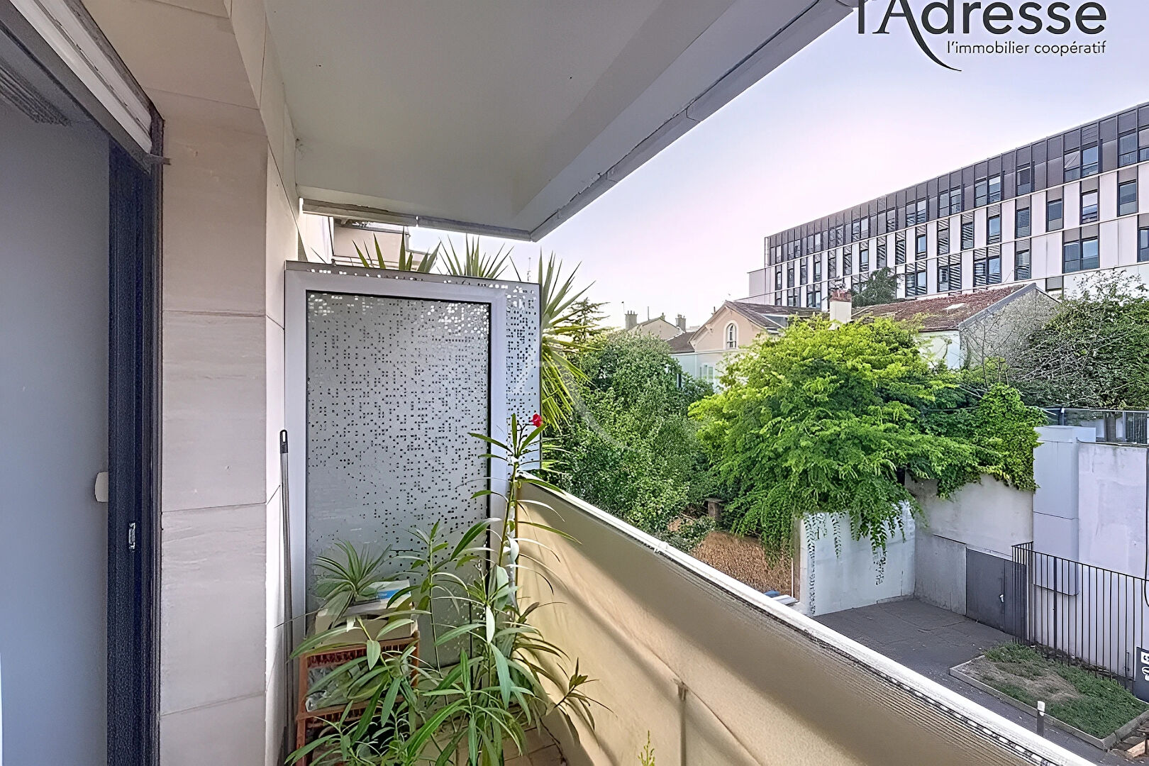 Photo Suresnes - 2 pièces 50m² avec balcons, cave et parking image 2/6