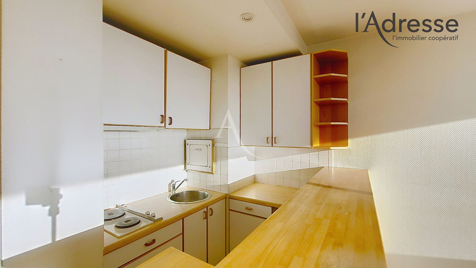 Photo PUTEAUX / LA DEFENSE Studio de 27 m² avec cave et parking image 6/6