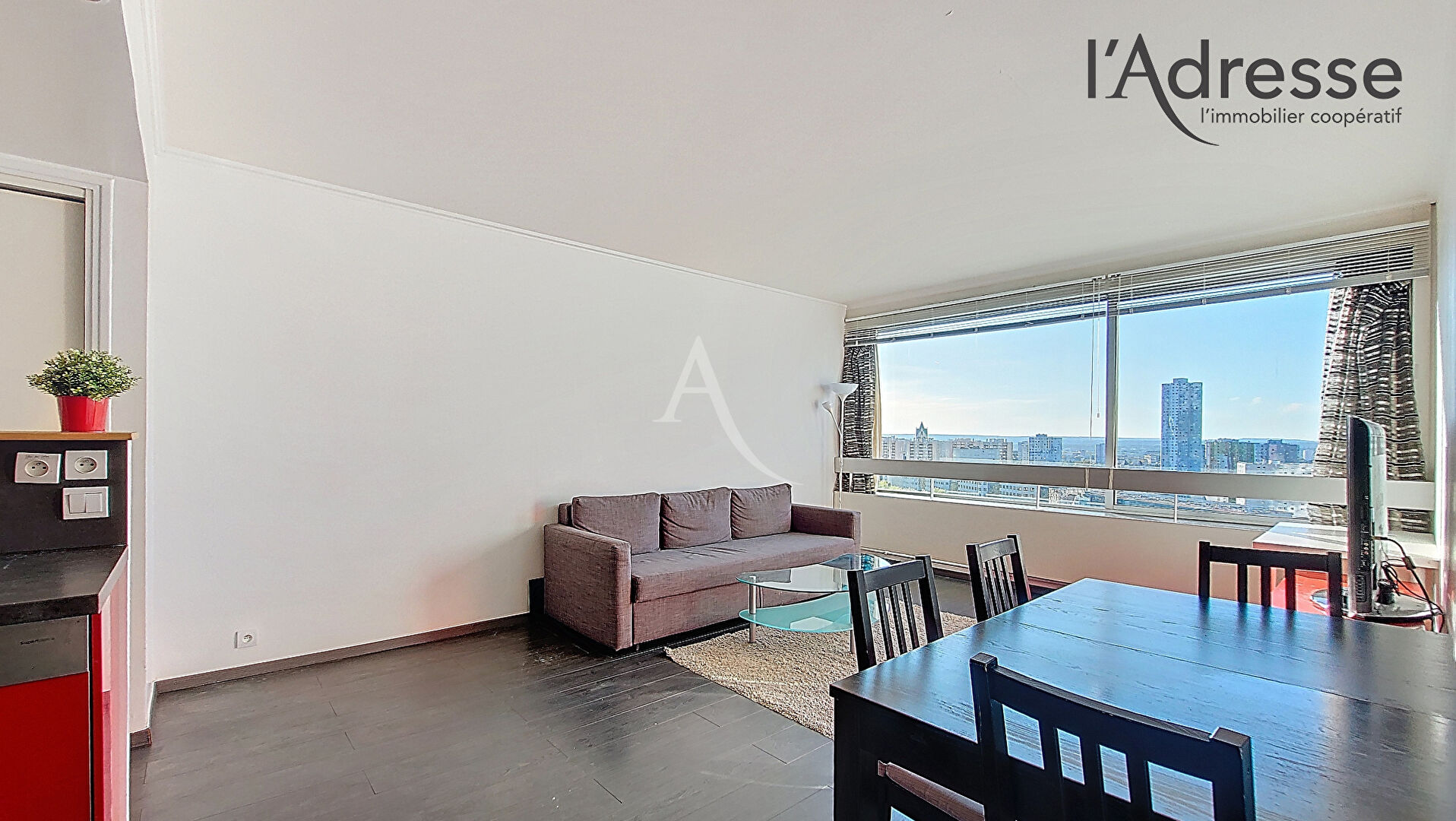 Photo PUTEAUX/ DEFENSE appartement 2 pièces de 46 m² avec cave et parking image 1/6