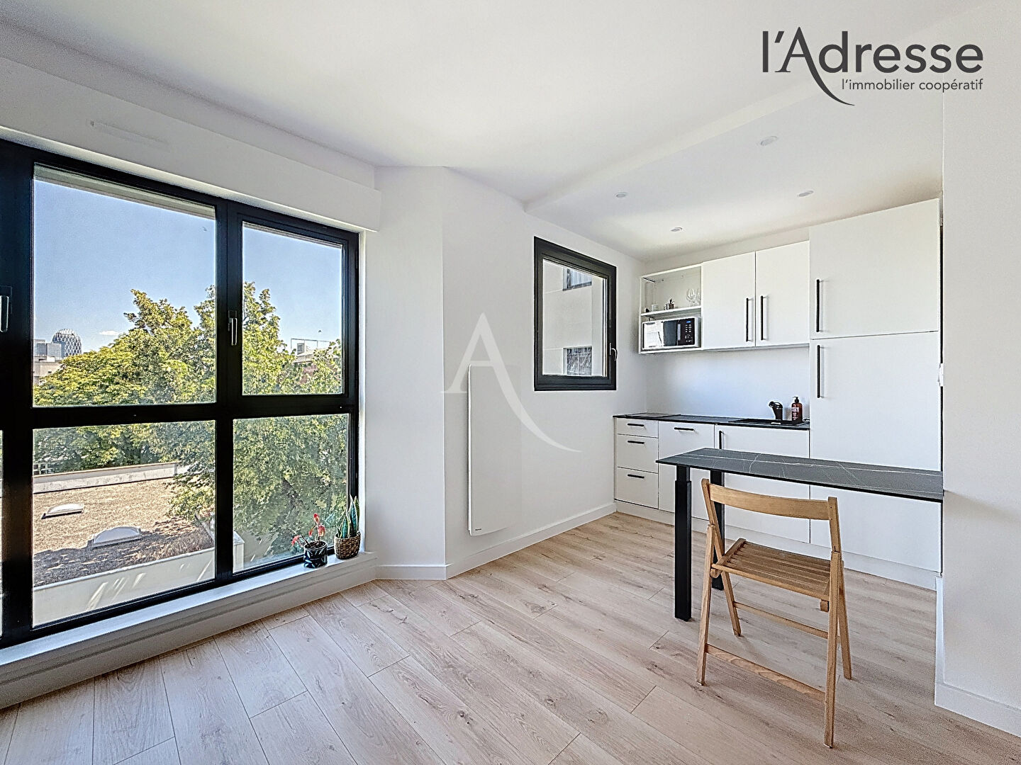 Photo PUTEAUX/ Volta - Appartement Studio/Deux pièces - 32m² avec 1 Cave image 3/6