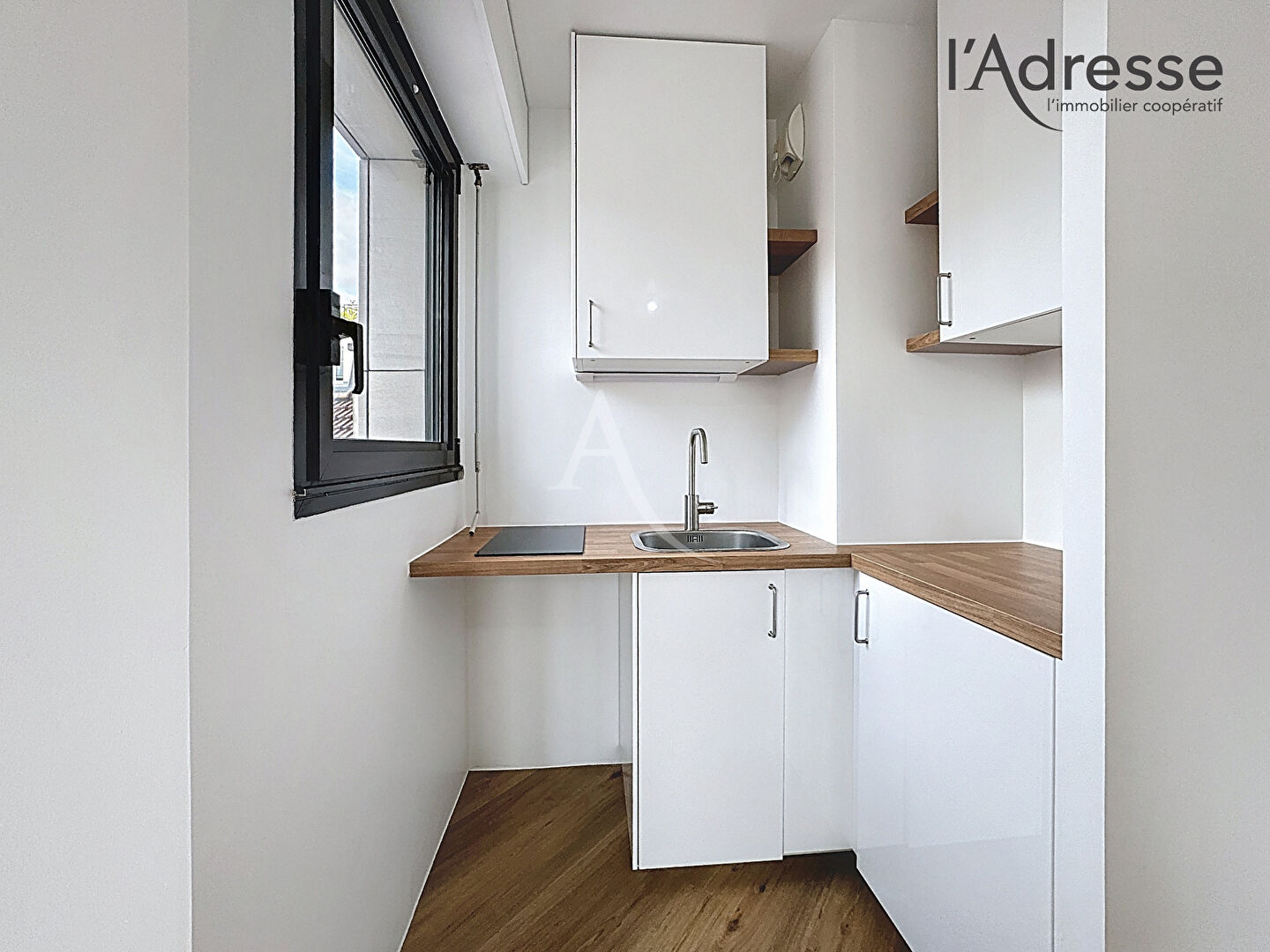 Photo Studio Puteaux/Rue de la République  23.43 m2 Cave + Parking image 4/6