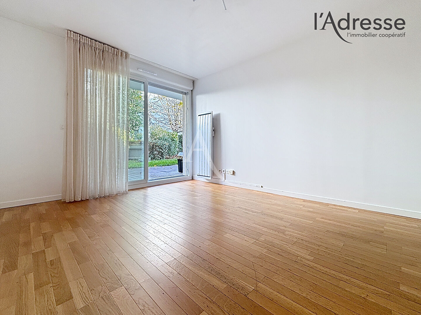 Photo Suresnes - Appartement 3 pièces de 58 m² avec jardin 200 m² - Parking et Cave - 2ème parking en sus image 2/6