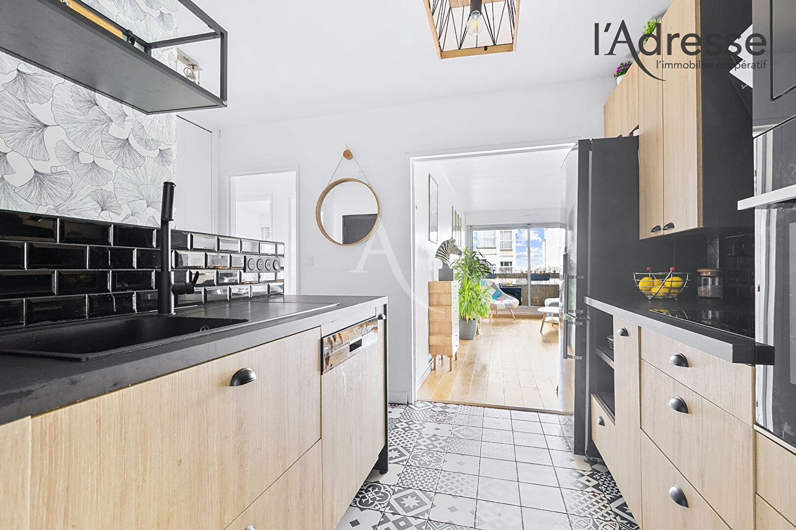 Photo SURESNES Mont Valérien - 5 pièces de 103m²  - Terrasse de 21m² et balcon de 9m² - Vue Paris Tour Eiffel- cave et double place de parking image 4/6