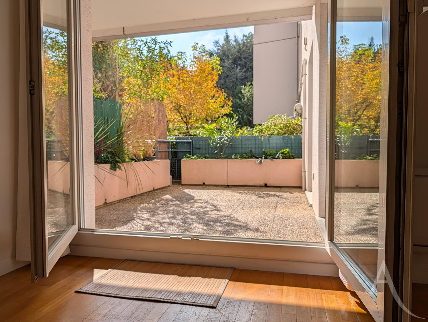 LOUE Grand T2   52m²+ Terrasse Pont des Demoiselles 2 pièces