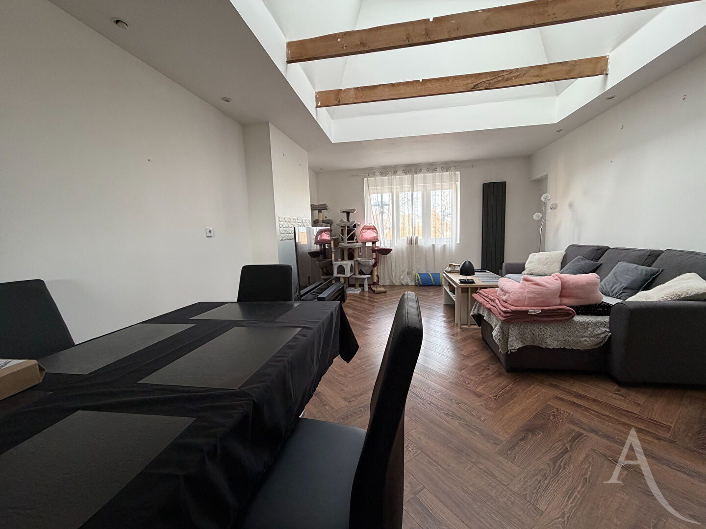 Maison rénovée 8 pièces, coeur d'Heillecourt (172 m²)