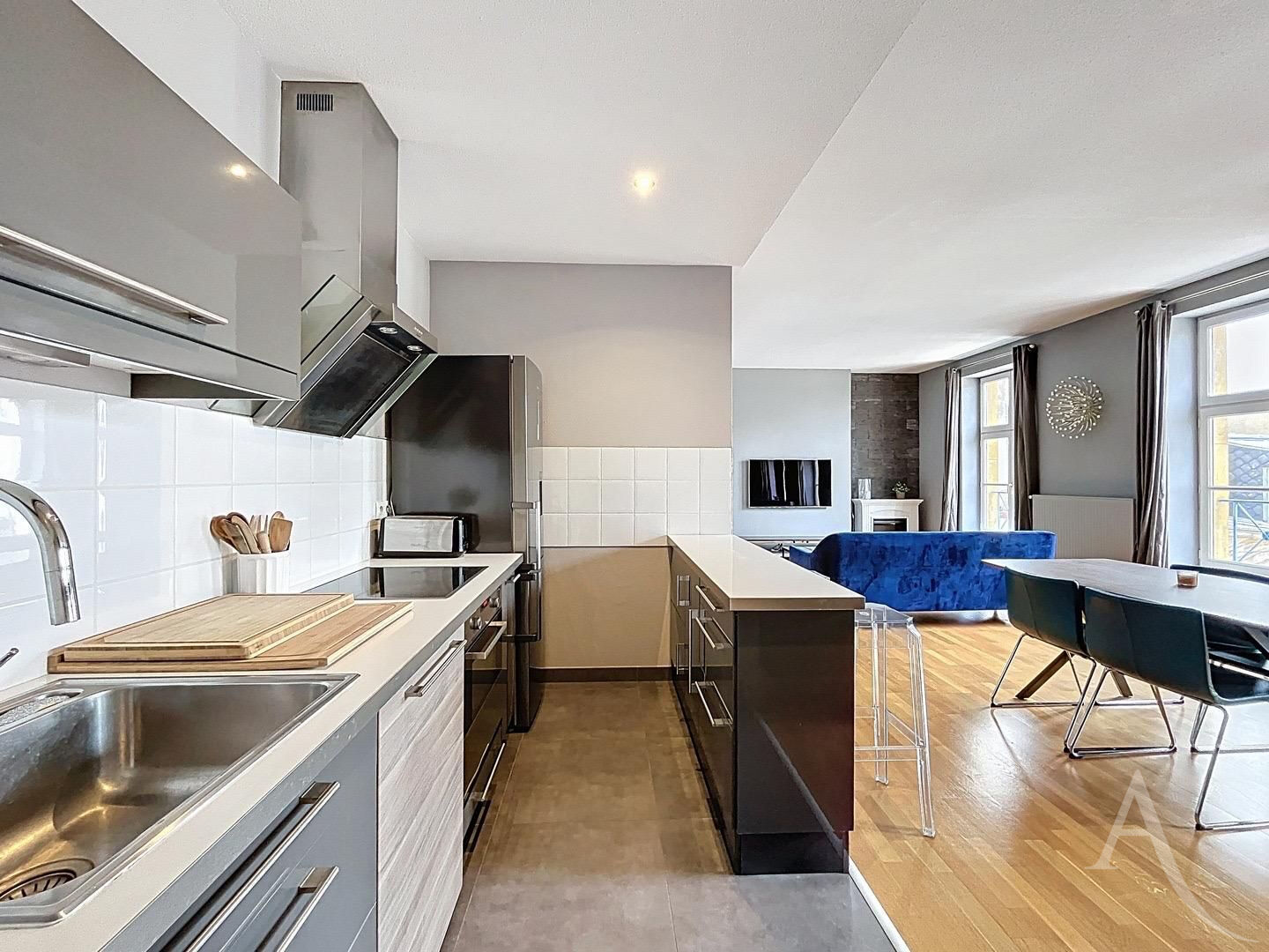 Photo APPARTEMENT F2 MEUBLE EN HYPERCENTRE DE METZ image 3/6