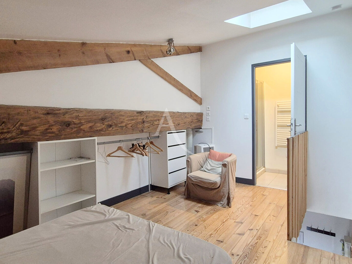 Photo GRADIGNAN - Hyper Centre - Appartement T2 dans immeuble pierre avec parking image 5/6