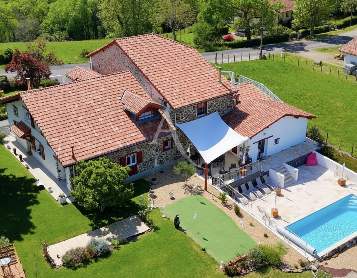 Maison 12 pièce(s) 370 m2