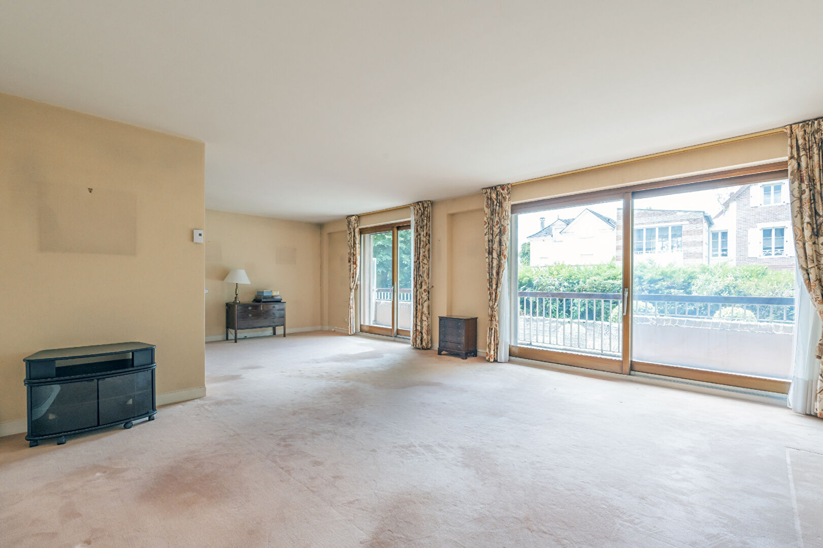 Photo Appartement Garches 5 pièces 117 m2 image 1/6