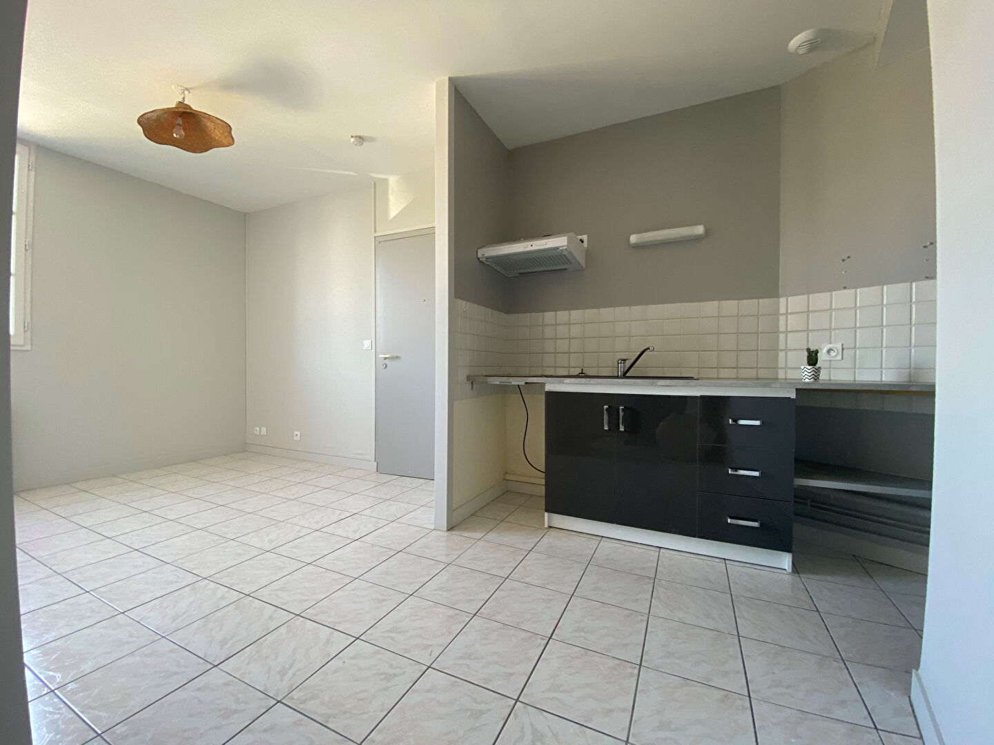 Photo Appt T2  Jonzac Centre ville image 1/3