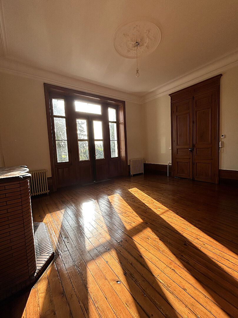 Photo Appartement de standing dans château rénové au coeur de Jonzac image 2/6