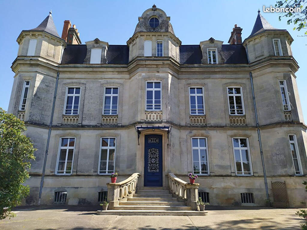 Photo Appartement de standing dans château rénové au coeur de Jonzac image 6/6
