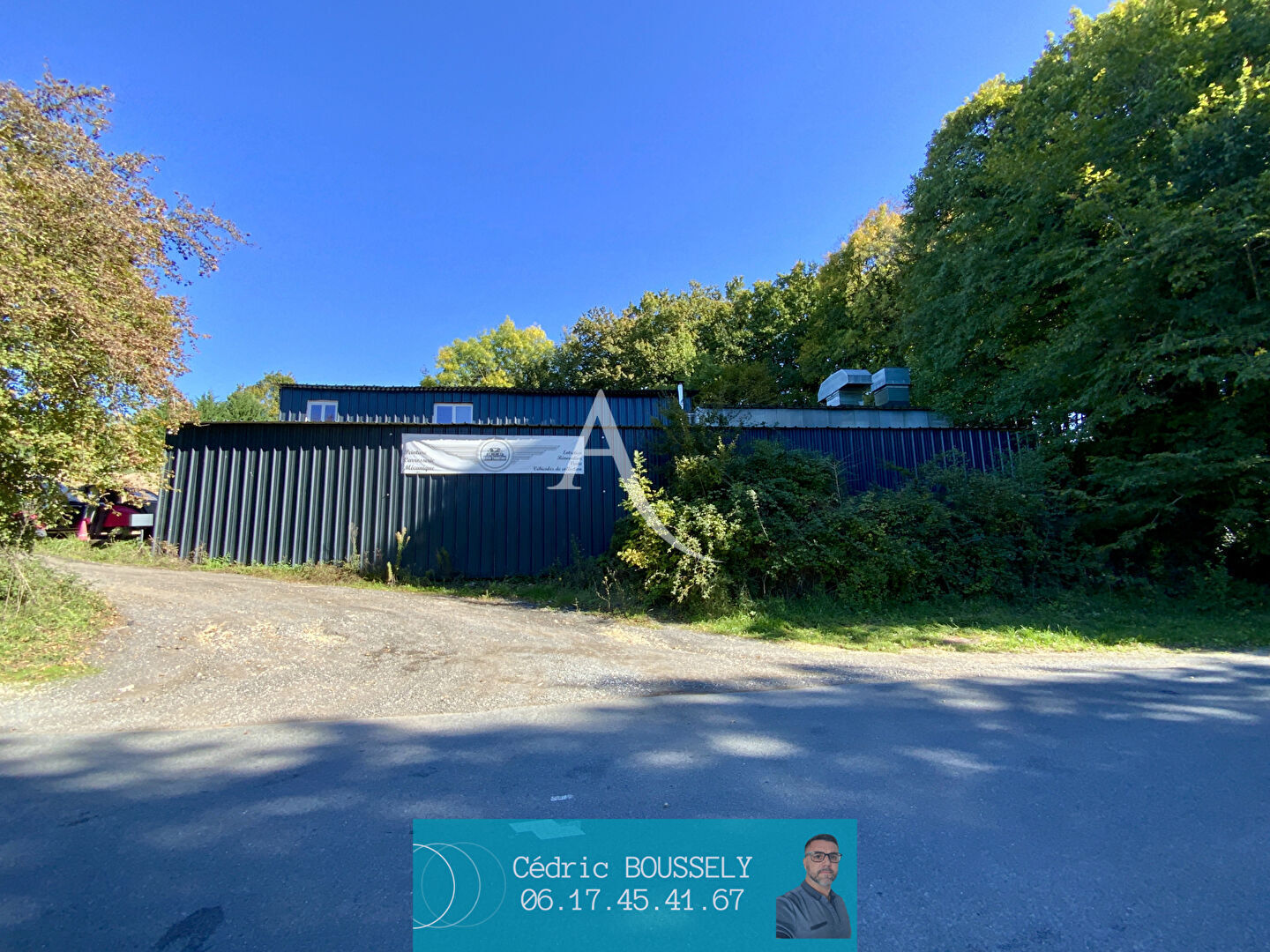 Photo Terrain avec hangar  proche Saintes 275 m2 image 6/6