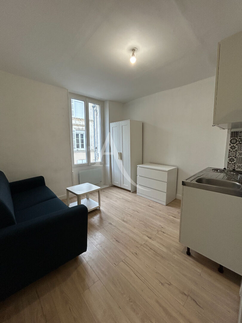 Photo STUDIO MEUBLE - Jonzac Hyper Centre 16.15 m2 image 2/3