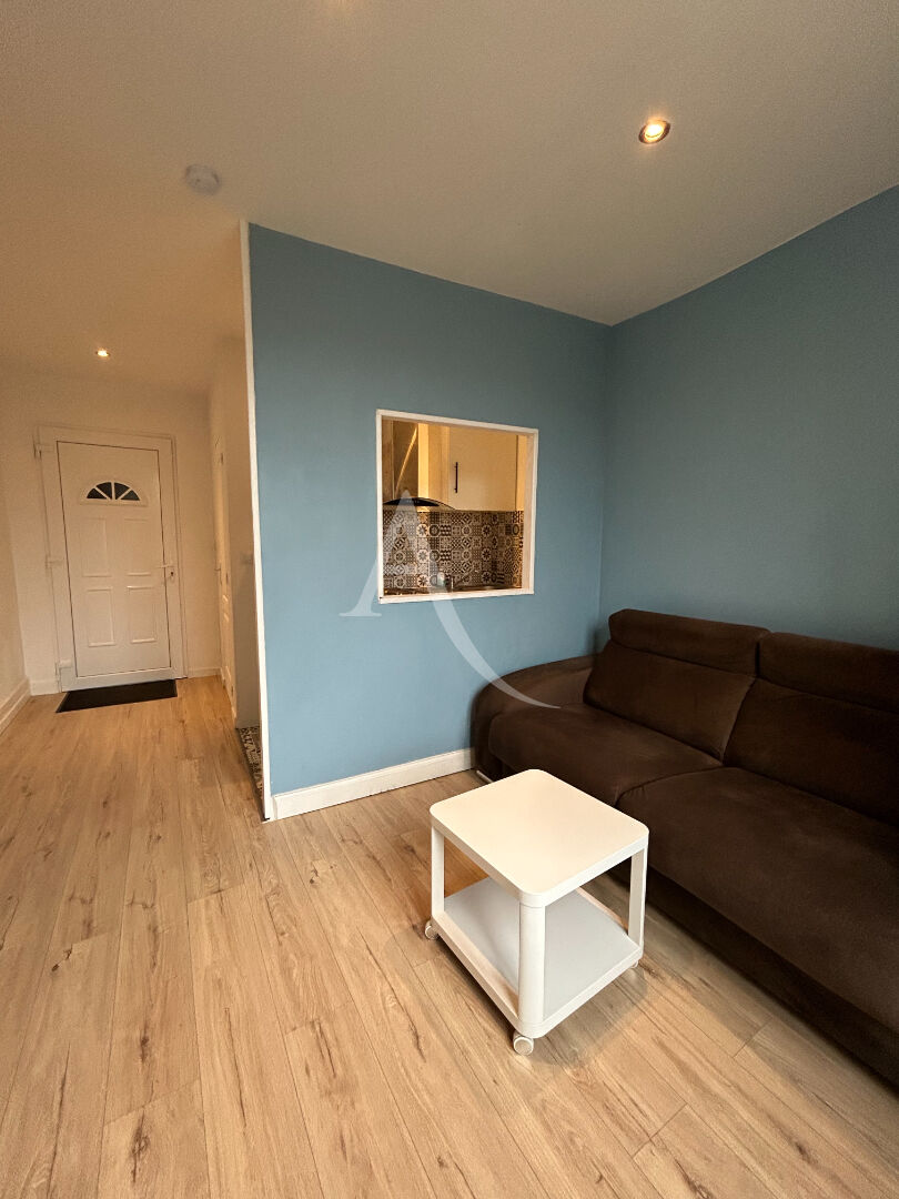 Photo STUDIO MEUBLE - Jonzac Hyper Centre 17.90 m2 image 3/5