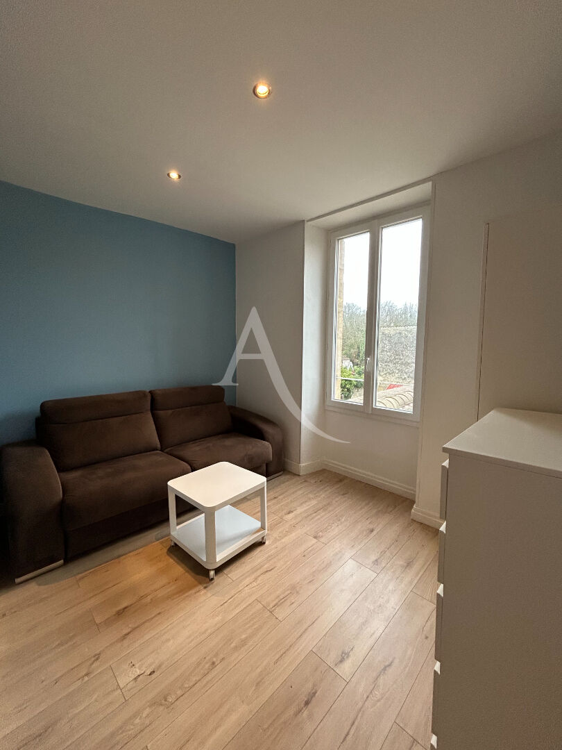 Photo STUDIO MEUBLE - Jonzac Hyper Centre 17.90 m2 image 4/5