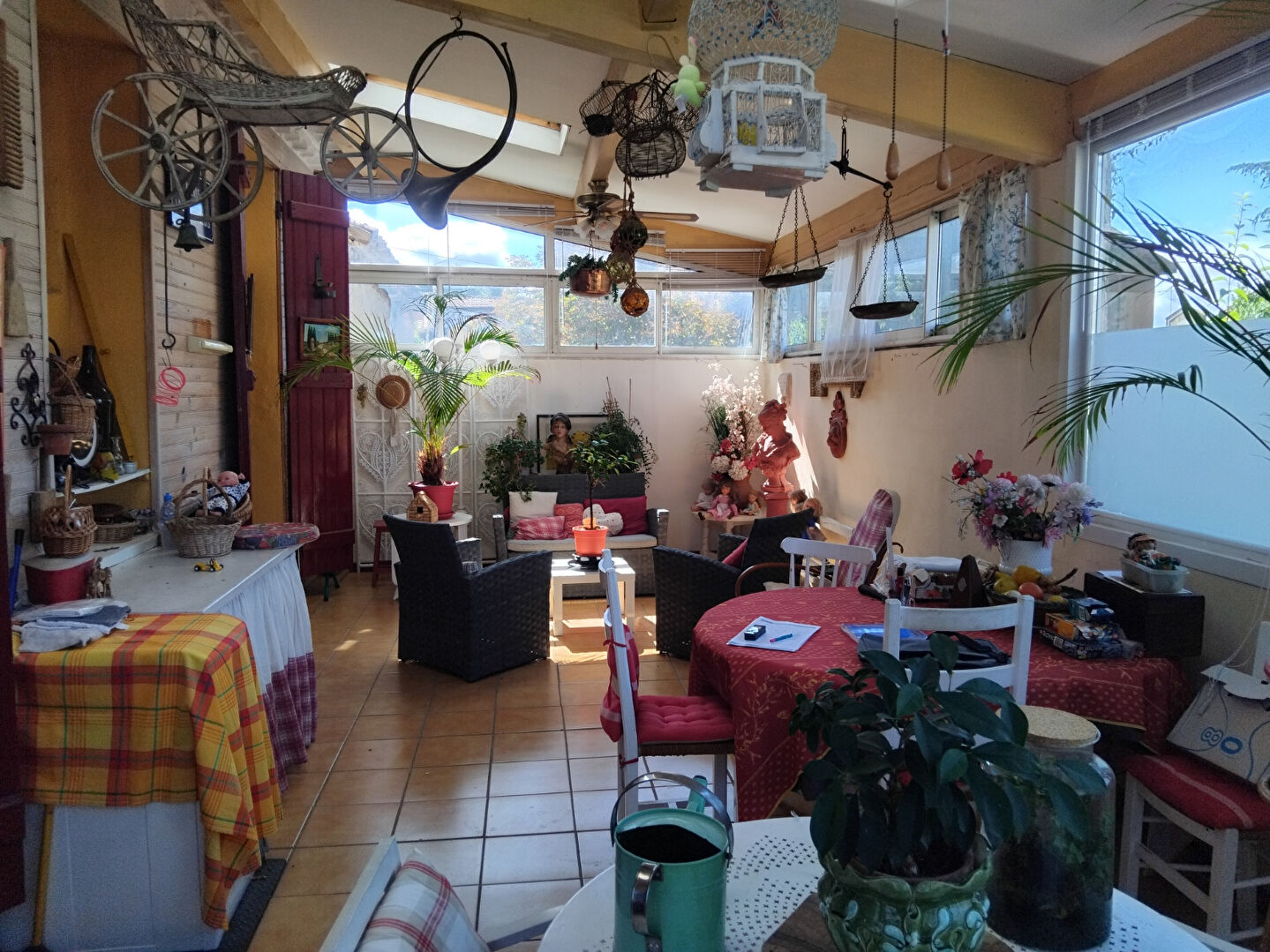 Photo A vendre Immeuble avec 3 commerces et logement image 2/6