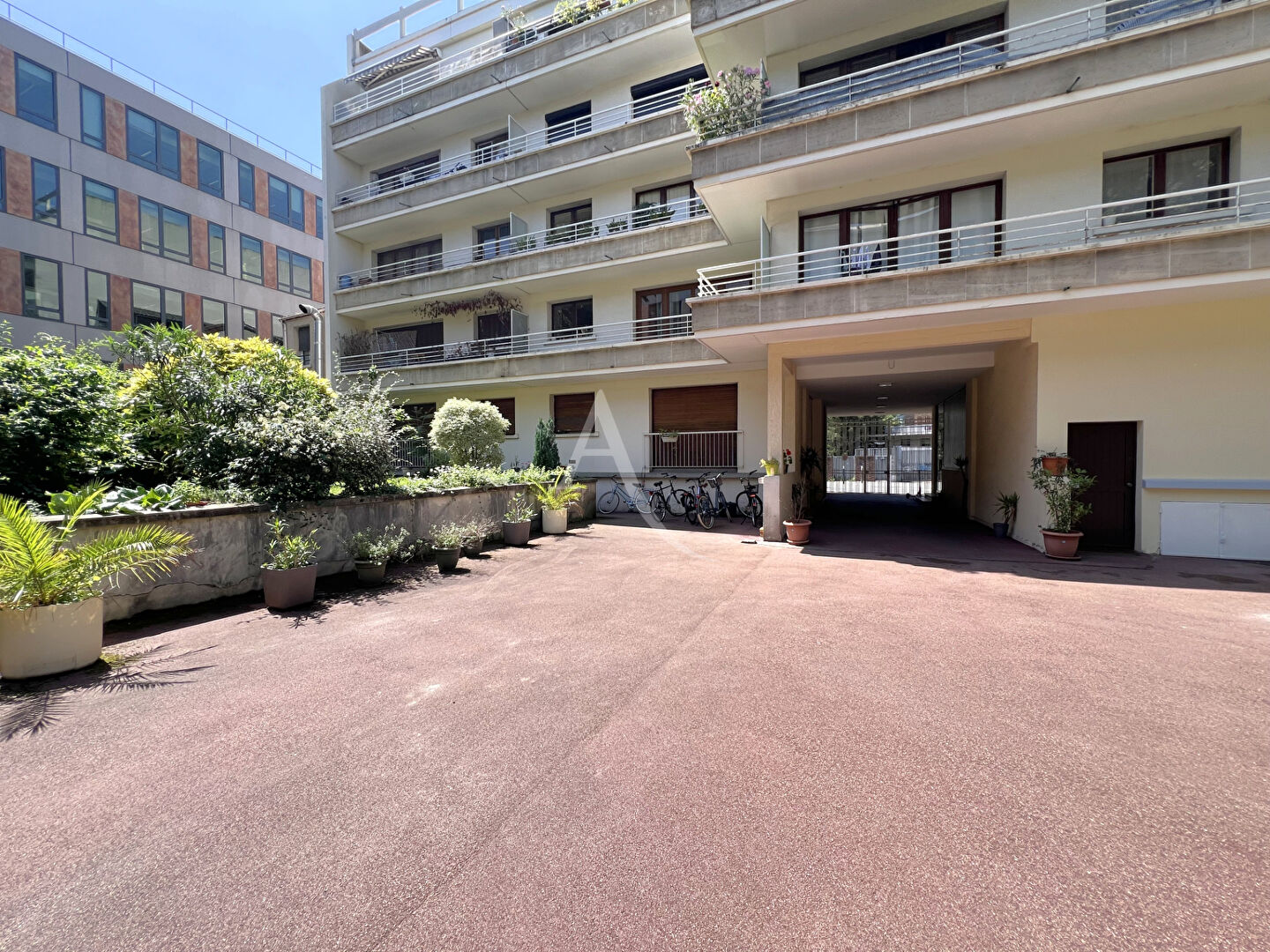 Agence immobilière de l'Adresse Voltaire