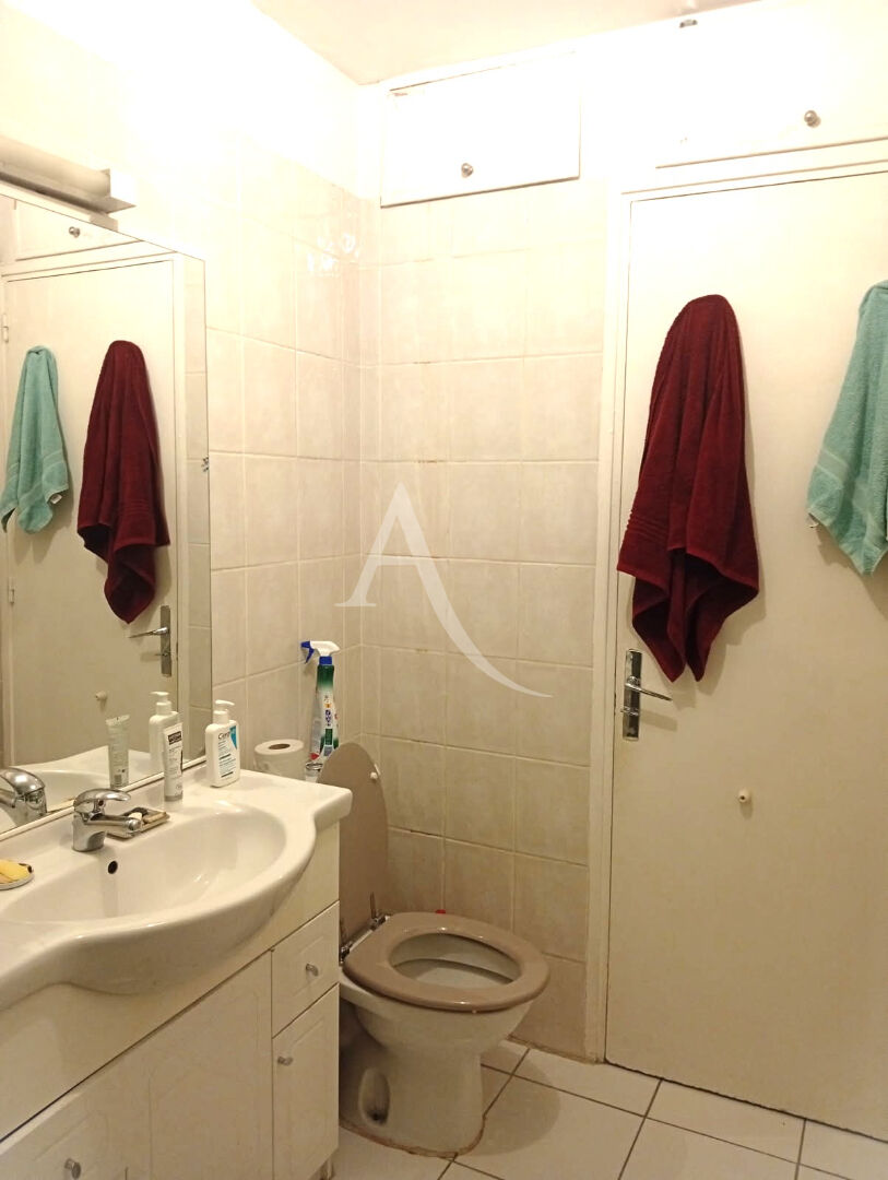 Photo STUDIO AVEC EXTERIEUR -RUE ARMAND CARREL- image 6/6